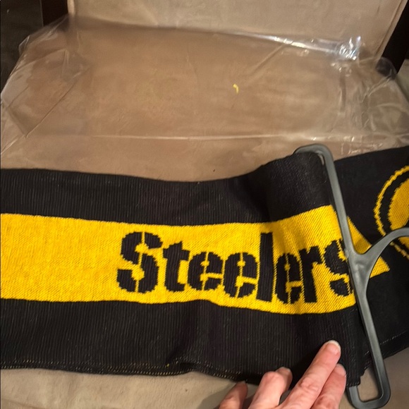 NFL Steelers🎉HP🎉Black and Yellow Scarf with Fringe - Picture 8 of 8